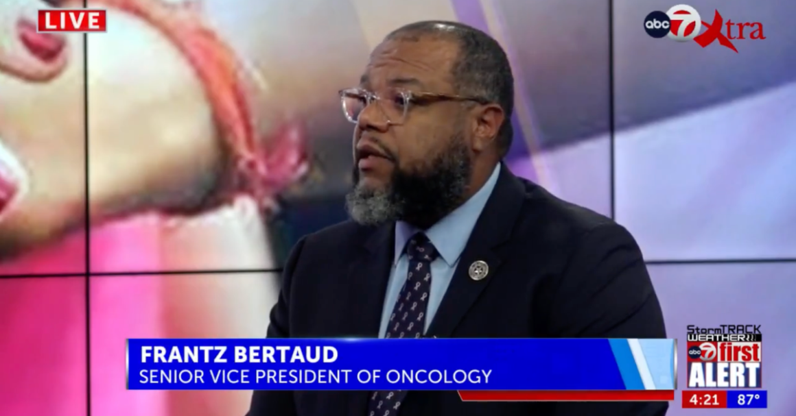 Frantz Bertaud, vicepresidente sénior de oncología, durante una entrevista en vivo en ABC-7 Xtra